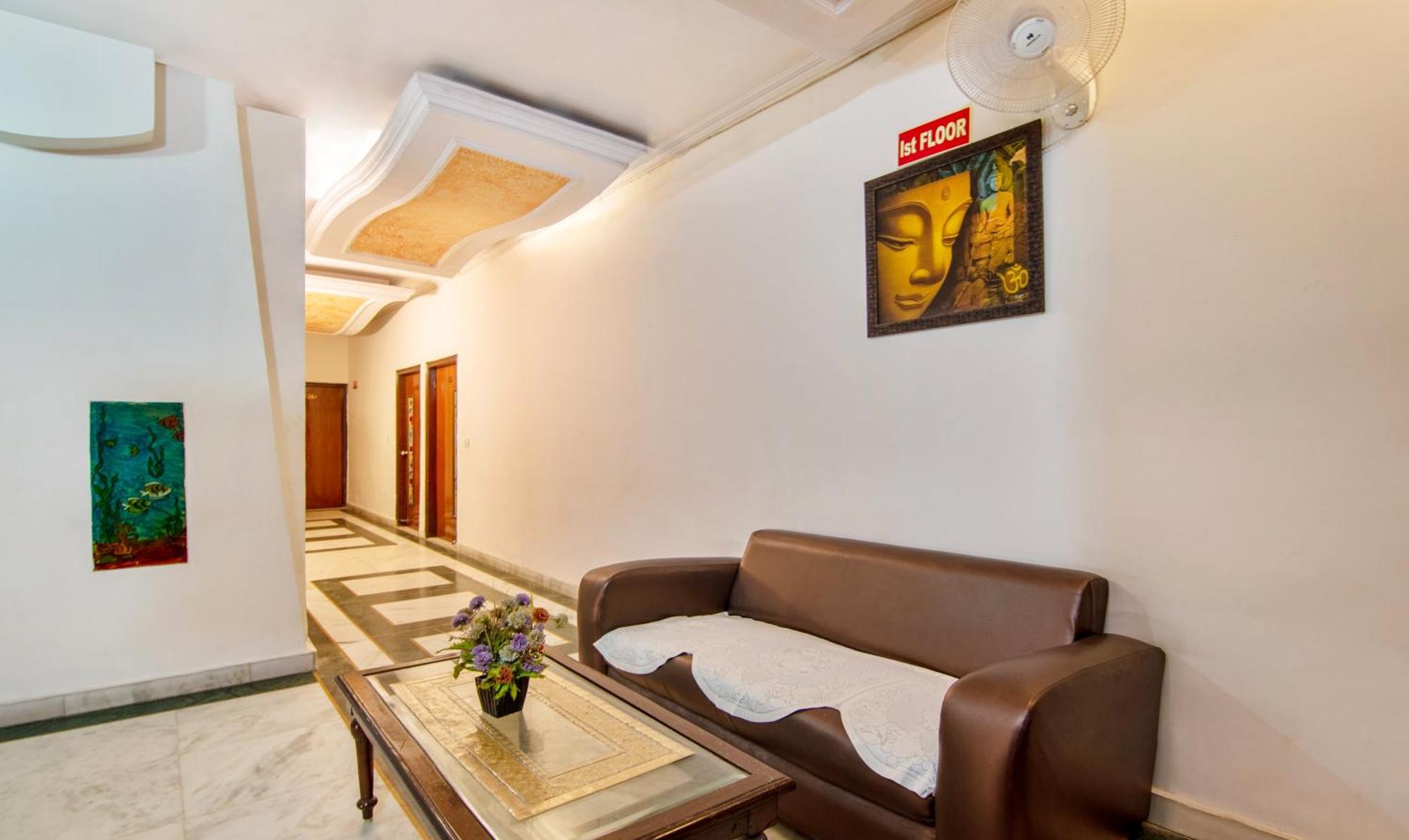 Treebo Paras International Delhi  Bagian luar foto