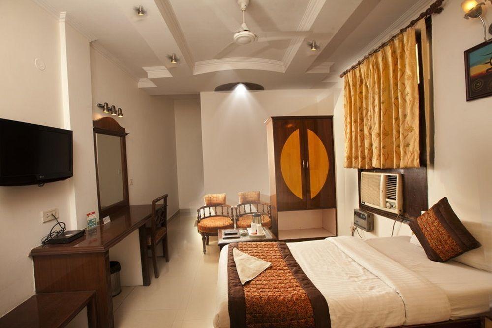 Treebo Paras International Delhi  Bagian luar foto