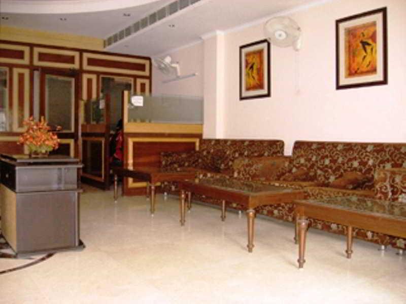 Treebo Paras International Delhi  Bagian luar foto
